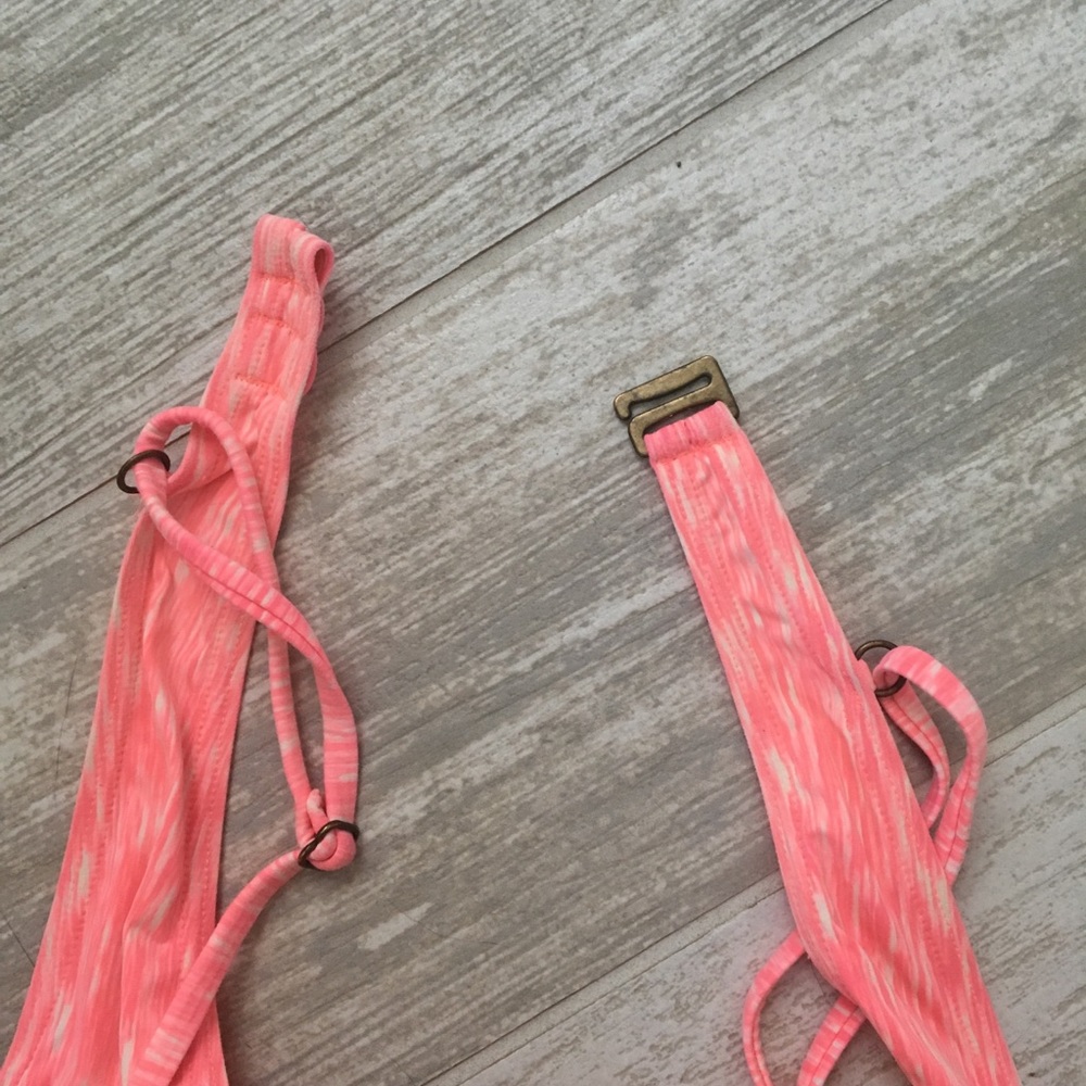 👙👙 Pink Rip Curl Bikini Top - Picture 3 of 4
